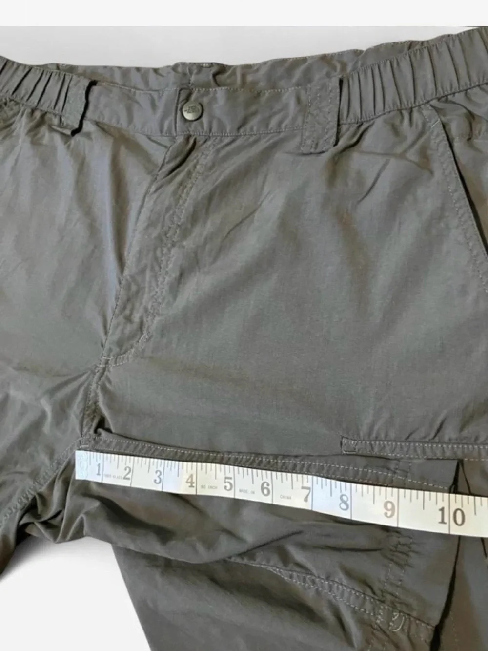 The North Face Men's Charcoal Cargo Shorts Lightweight Hiking Utility Size XL
